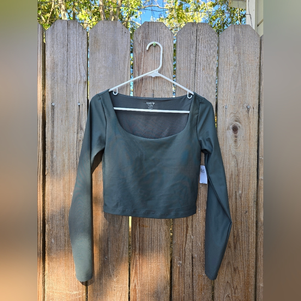 NWT Old Navy Sports Long Sleeve